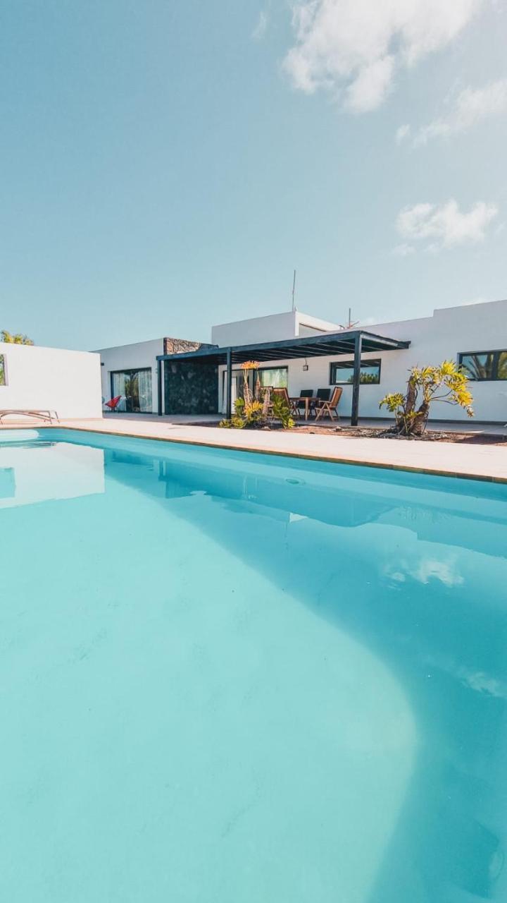 North Shore Wind Wave 28B Heated Saltwater Pool — 4-Star Luxury Hotel in Villafuerte, Spain