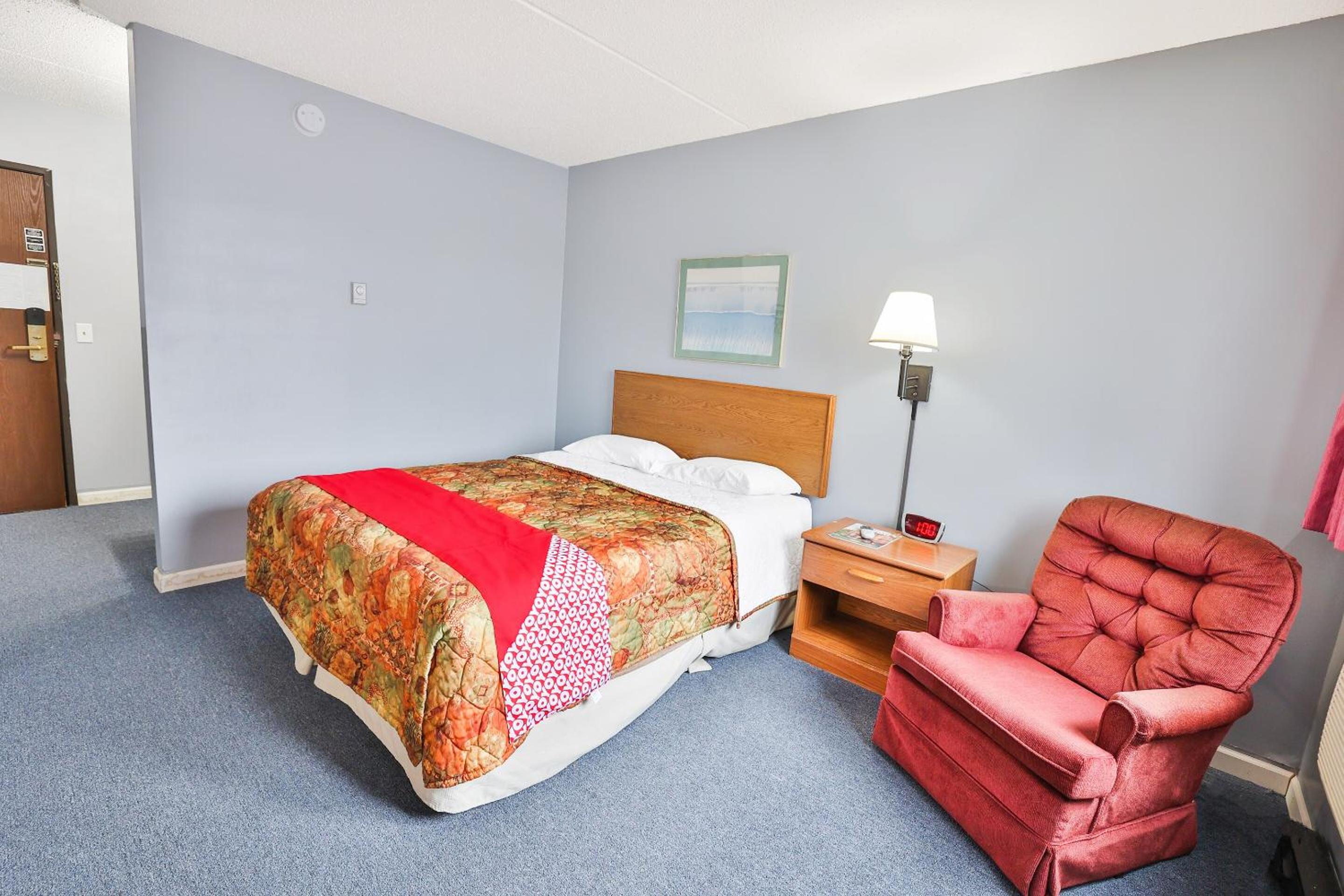 OYO Hotel Pipestone MN Canterbury Park - photo 27