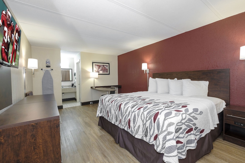 Red Roof Inn Fredericksburg North - photo 16