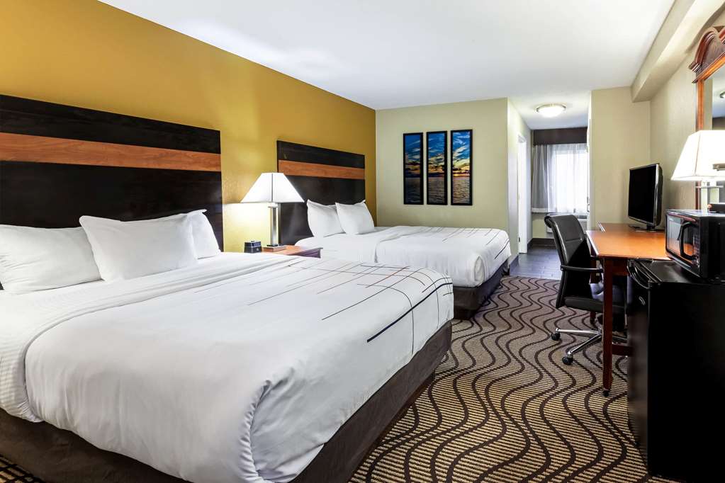 La Quinta Inn by Wyndham Sandusky near Cedar Point - photo 22