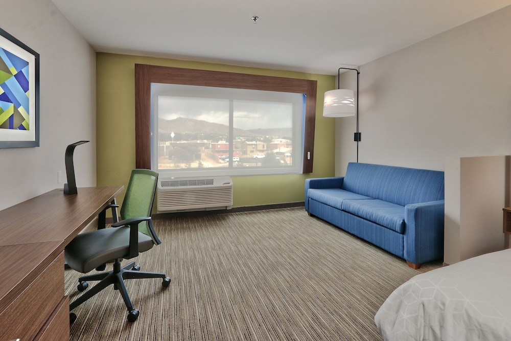 Holiday Inn Express & Suites Albuquerque East by IHG - photo 12