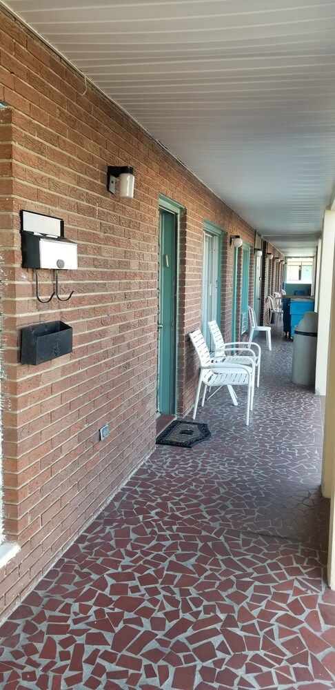 Calypso Motor Inn - photo 8