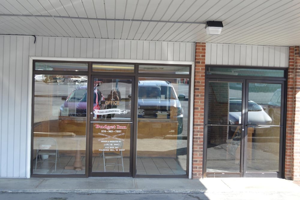 Budget Inn of Claypool Hill - photo 35