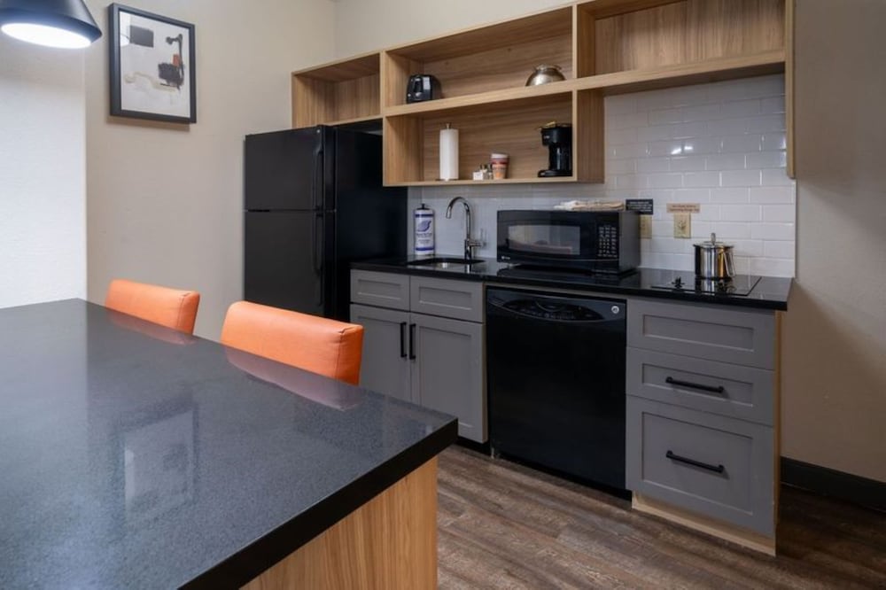 Candlewood Suites Baytown by IHG - photo 33
