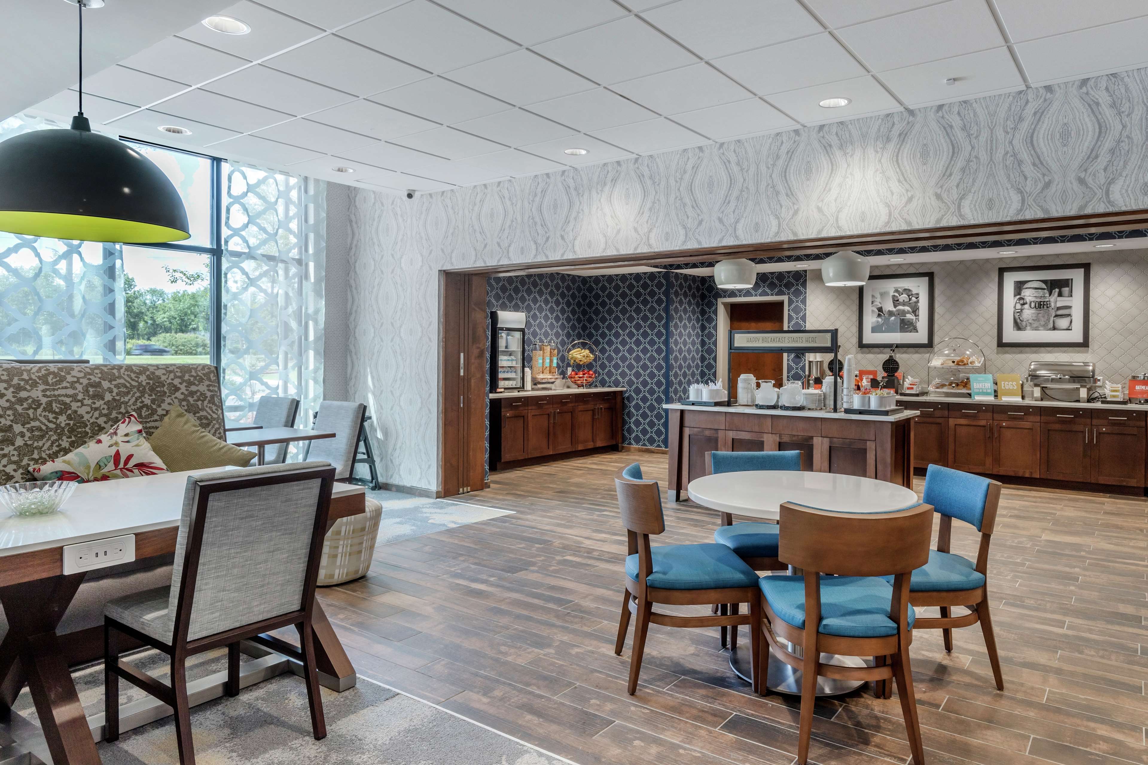 Hampton Inn Camden - photo 10