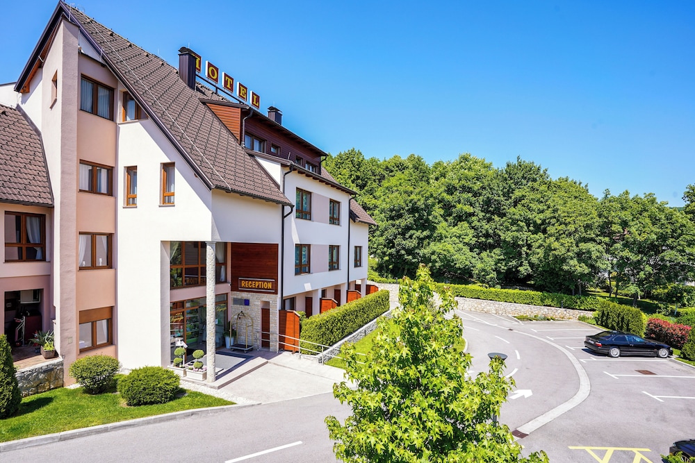 Hotel Degenija in Rakovica, Croatia