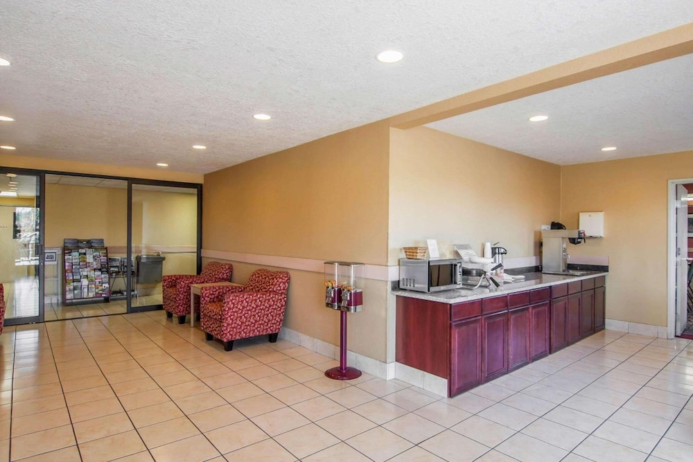 Bridgeway Inn & Suites Sublimity - photo 7