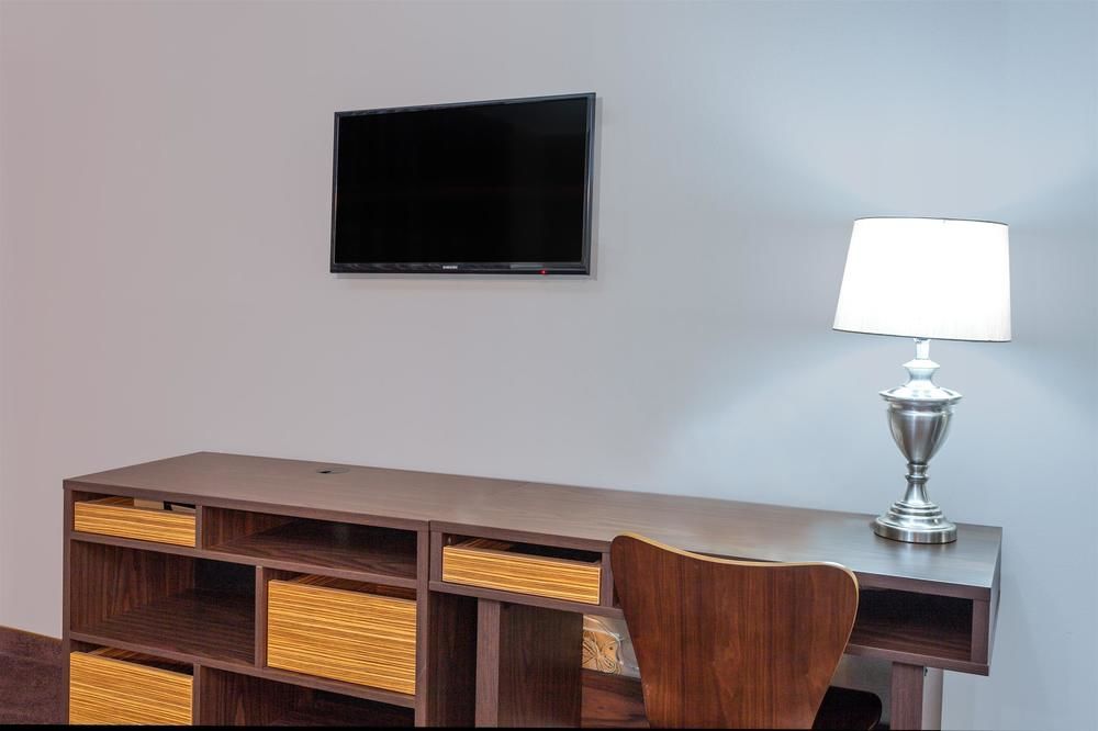 Super 8 by Wyndham Canoga Park - photo 10