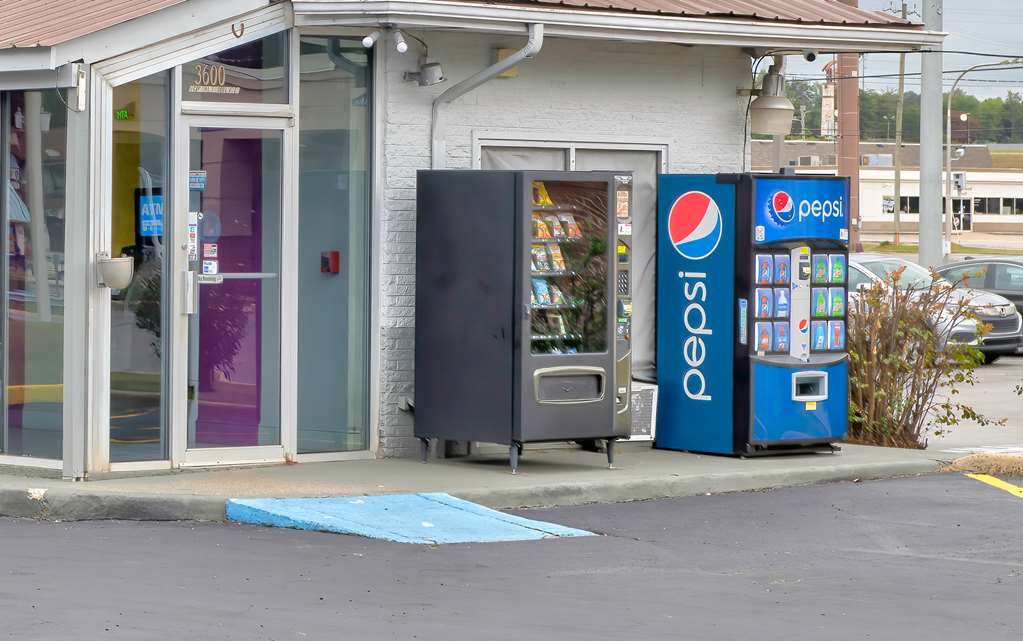 Motel 6 Tuscaloosa AL University - photo 21