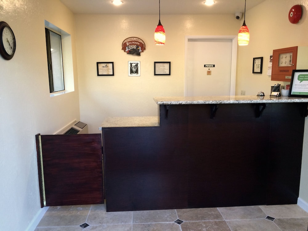 Jamestown Railtown Motel - photo 4