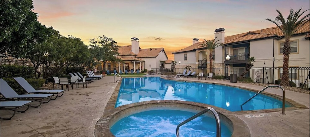 Landing San Antonio Far North Central — 4-Star Luxury Hotel in San Antonio, United States