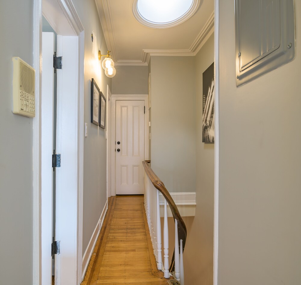 Deedee's Brownstone Van Vorst Park - photo 46