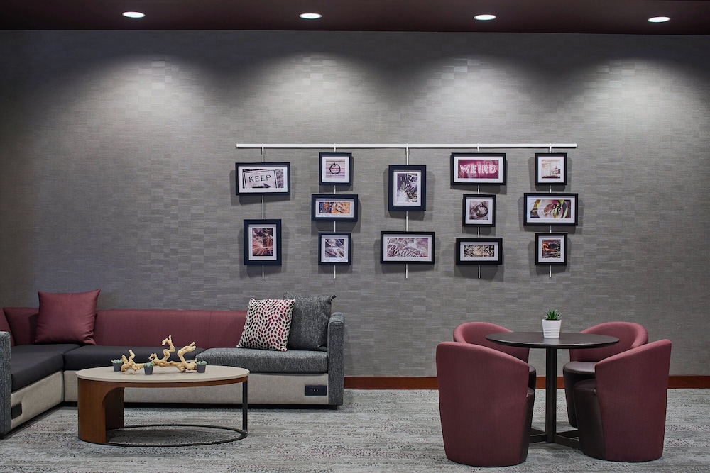 Courtyard Portland Downtown Convention Center - photo 2