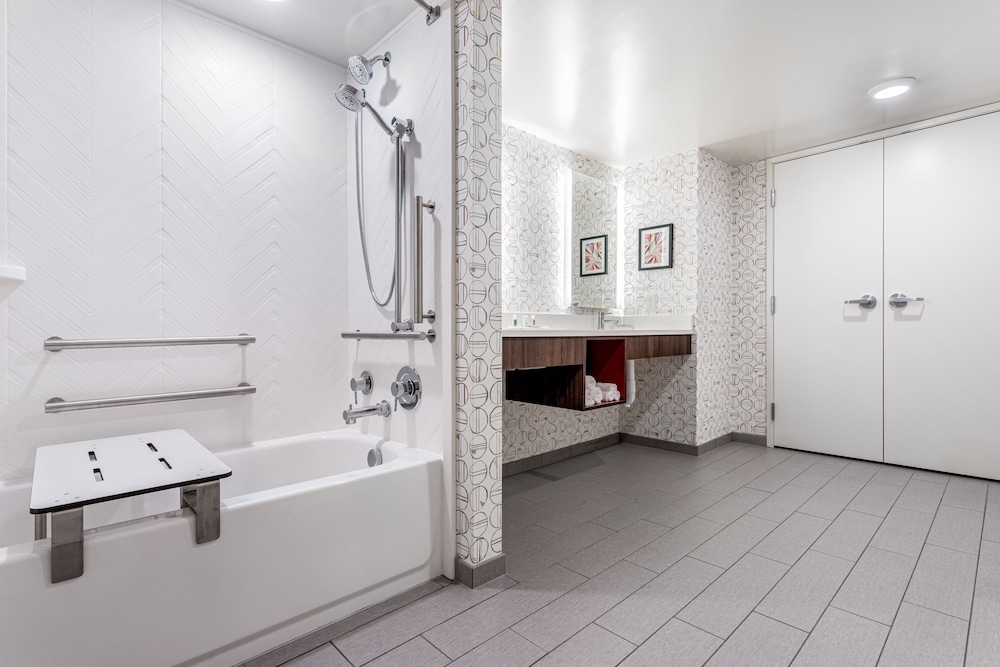 Holiday Inn Columbus by IHG - photo 17