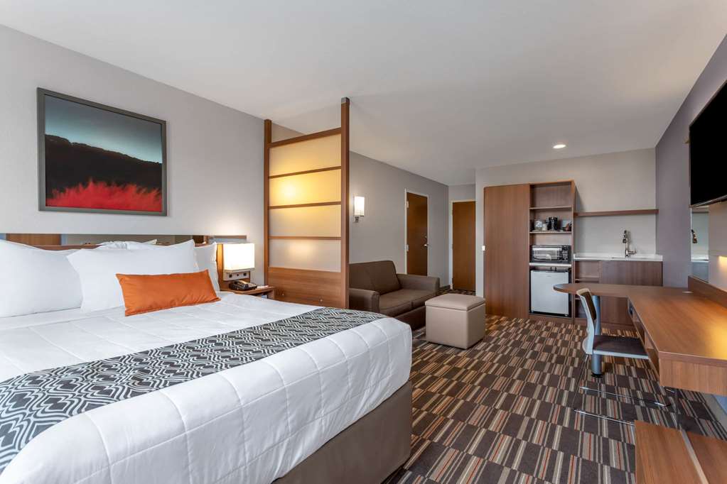 Microtel Inn & Suites by Wyndham Niagara Falls - photo 11