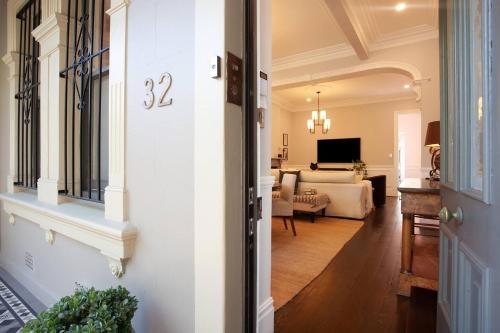 Chic urban designer terrace in Sydney, Australia