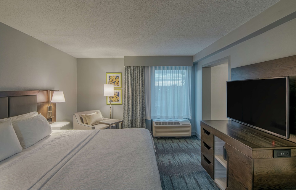 Hampton Inn Waldorf - photo 17