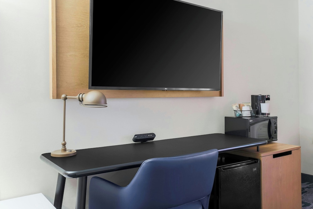 Fairfield Inn & Suites by Marriott San Jose Airport - photo 12