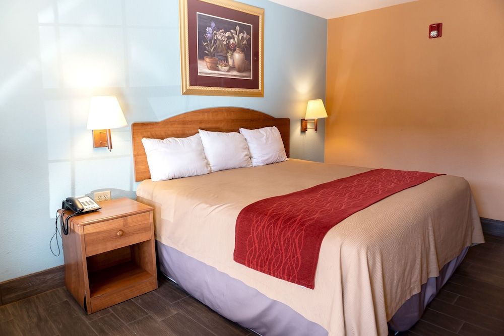 Coratel Inn and Suites By Jasper Anthony - photo 2