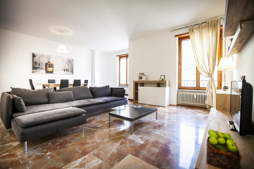 Dante108 — 4-Star Luxury Hotel in Como, Italy