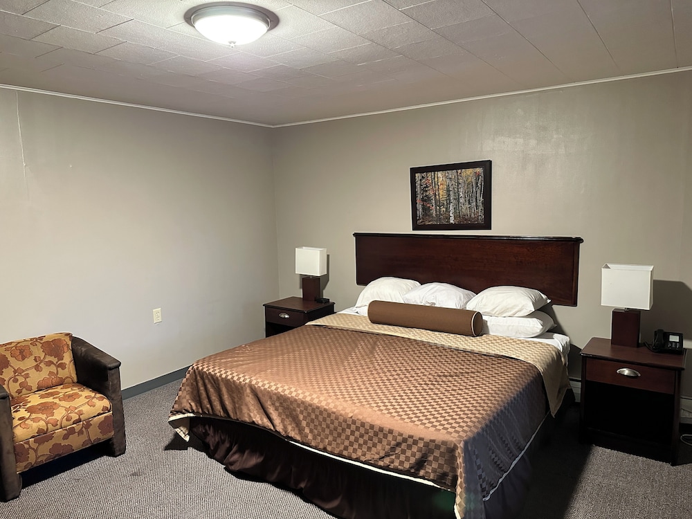 Cedar Hill Lodge - photo 26