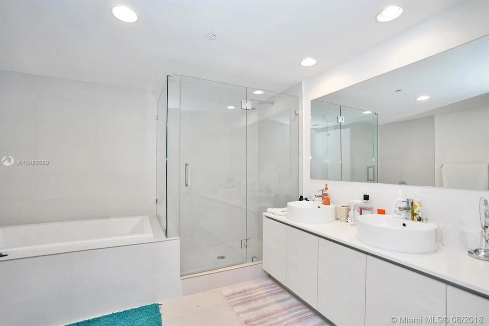 Incredible Bay View 3 Bed Private Floor Apt 1101 BW Resort Miami FL - photo 8