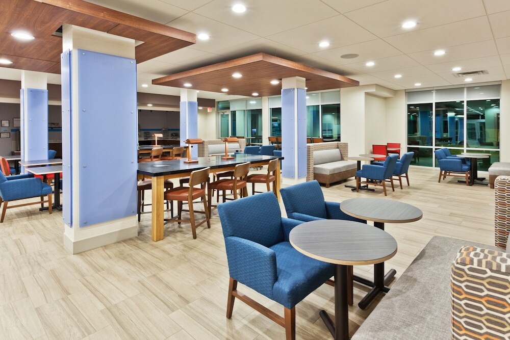 Holiday Inn Cartersville - photo 20
