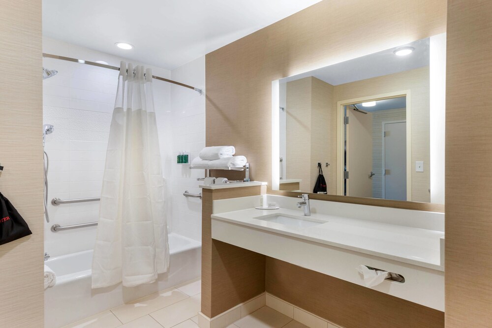 Fairfield Inn & Suites by Marriott Mebane - photo 5