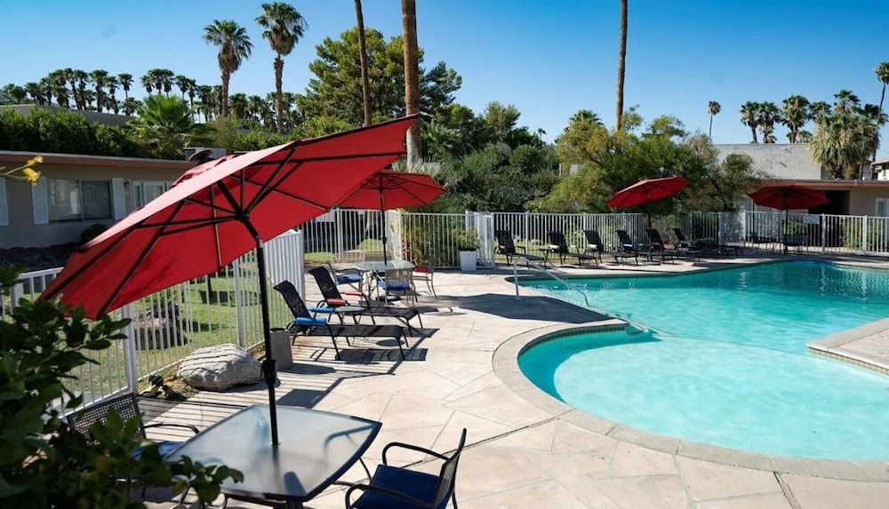 Tuscany Manor Resort - photo 2