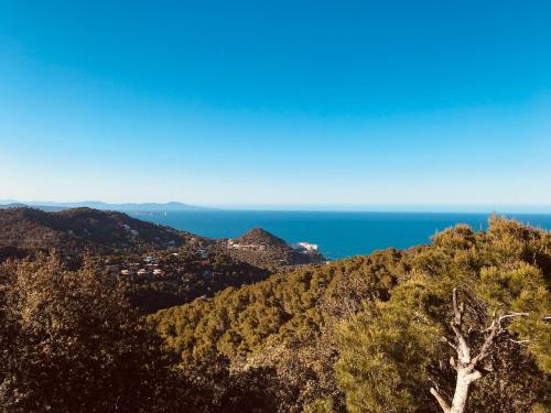 Can Estrellas apartamento vista mar — 4-Star Luxury Hotel in Begur, Spain