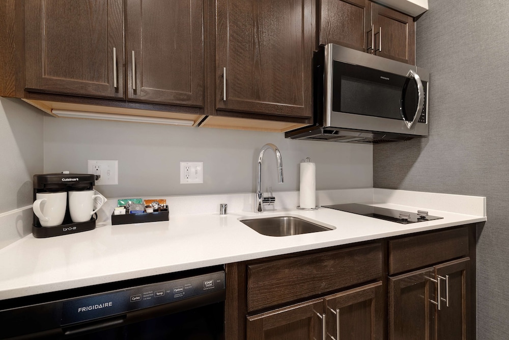 Homewood Suites by Hilton Oak Creek Milwaukee - photo 16
