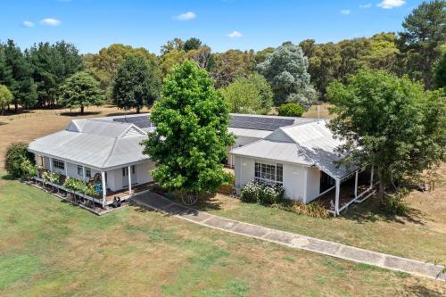 Tell Tales Bed & Breakfast — 4-Star Luxury Hotel in Creswick, Australia