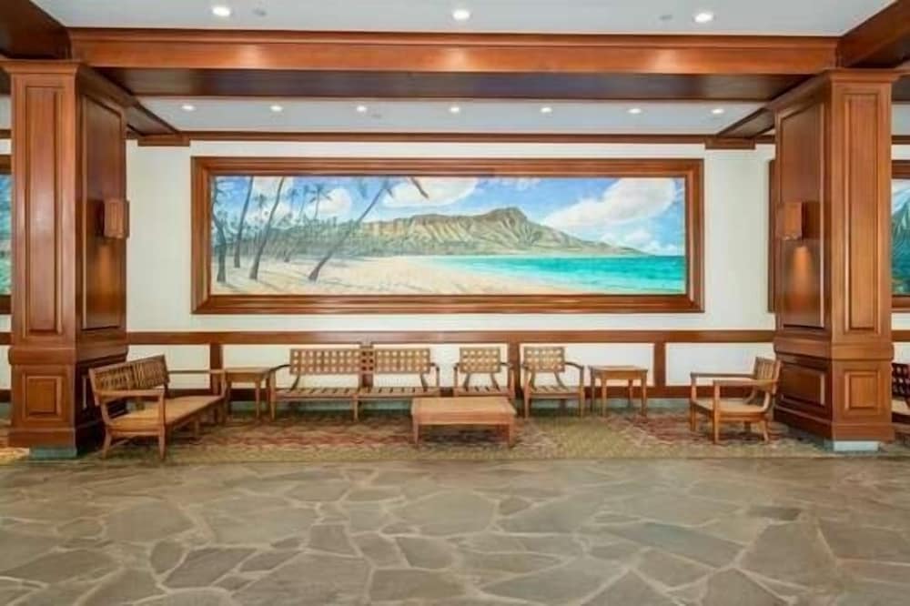 Artsy 32nd Floor Condo with Modern Furnishings & Gorgeous Ocean Views by Koko Resort Vacation Rentals - photo 27