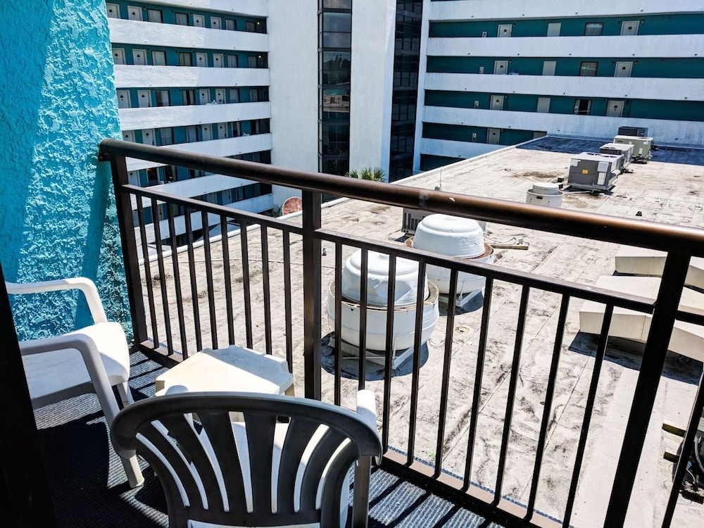 Landmark 708 - photo 18
