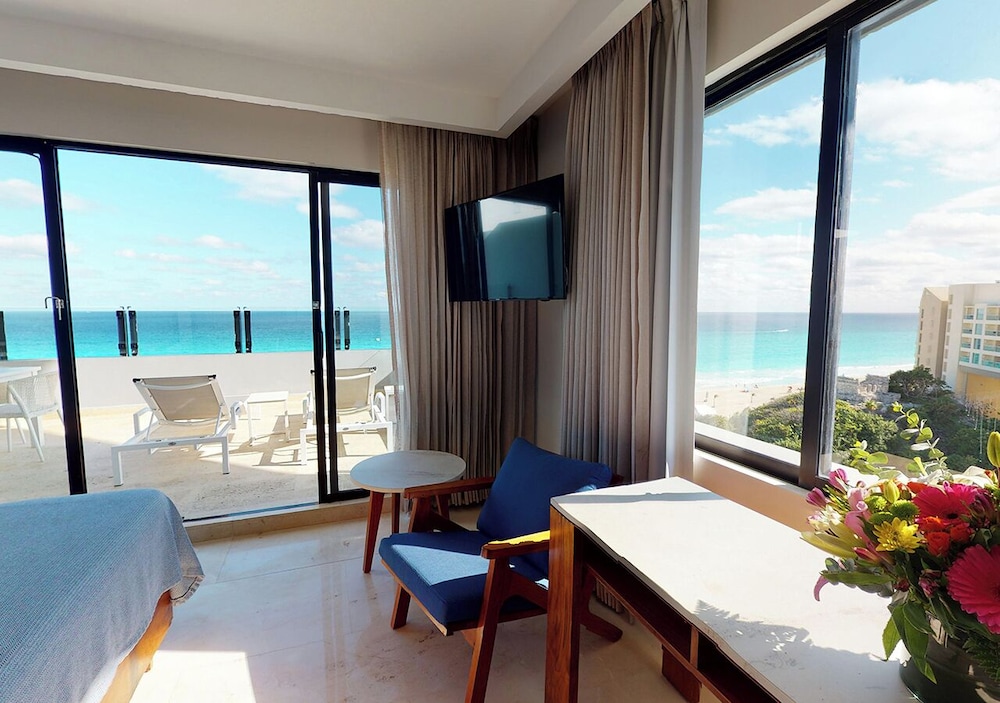 Park Royal Beach Cancun All Inclusive