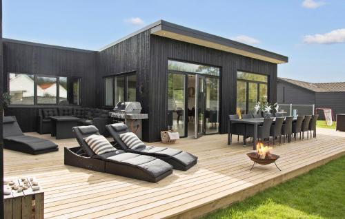 Amazing Home In Blokhus With Sauna — 5-Star Luxury Hotel in None, Denmark