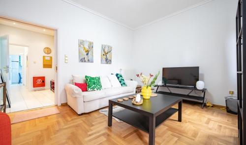 Spacious 3 Bedroom Apartment in Neos Kosmos by ΜΡS — 4-Star Luxury Hotel in Athens, Greece