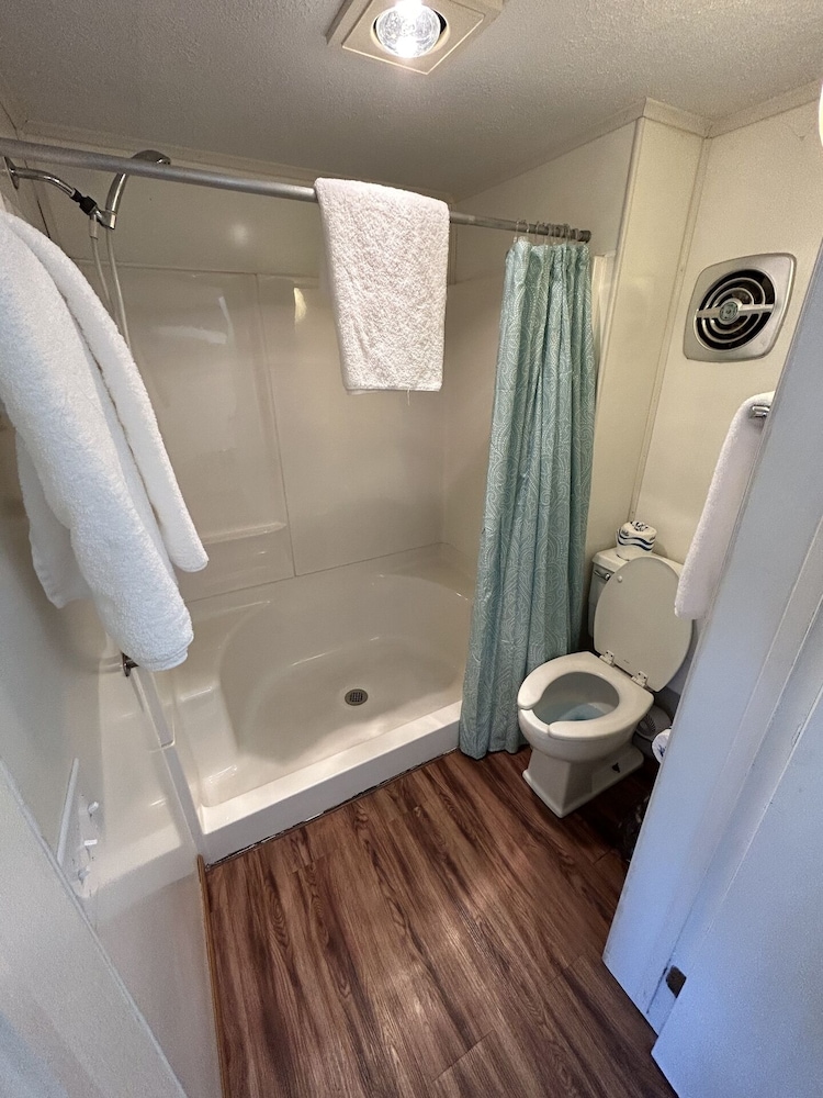 Valley Inn and Suites - photo 52