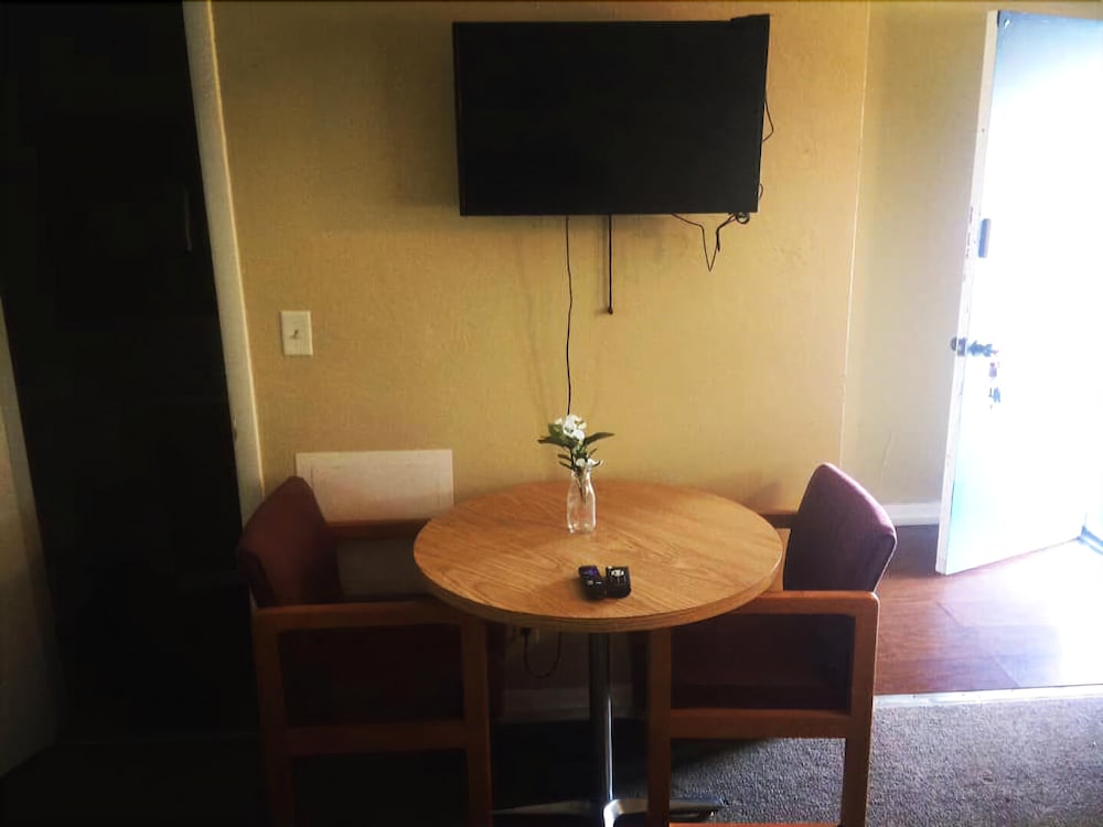Love Hotels Timberline By OYO Lake Superior - photo 5