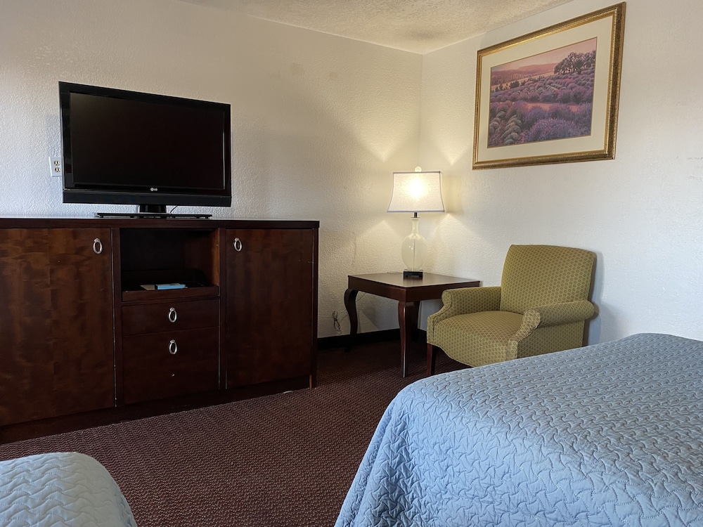 Travelodge by Wyndham Farmington Hwy 64 - photo 14