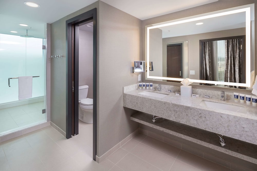 The Summit Hotel - photo 37