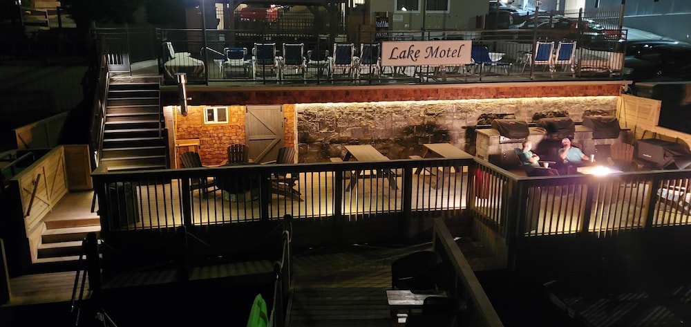 The Lake Motel - photo 43