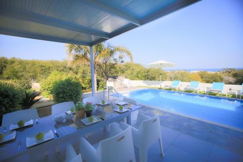 Akefalou Bay Villa