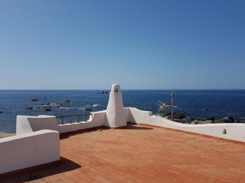 Villa Erika 25 Mt Dalla Spiaggia — 4-Star Luxury Hotel in Villasimius, Italy