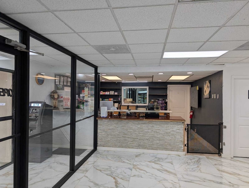Budgetel Inns & Suites - photo 3