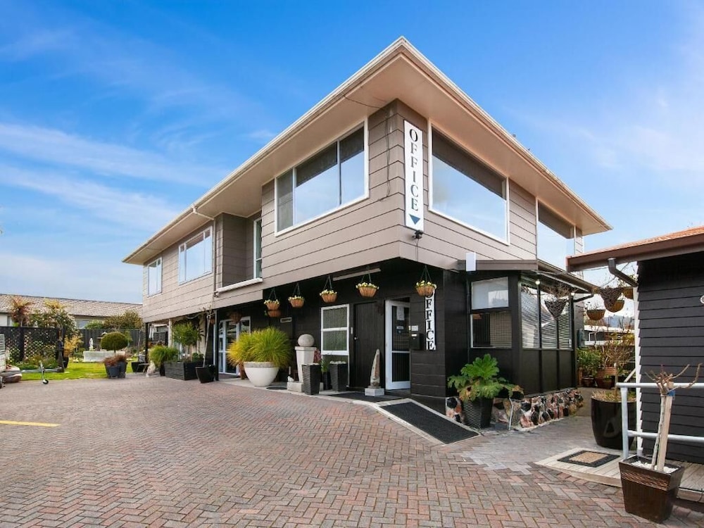 Dunrovin Motel in Taupo, New Zealand