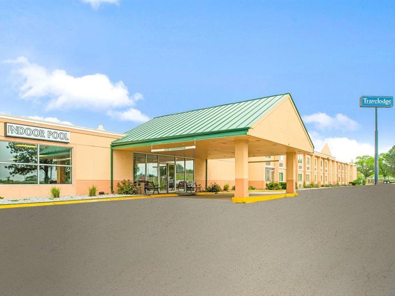Travelodge by Wyndham Lincoln Airport I 80 — hotel near Lincoln Airport