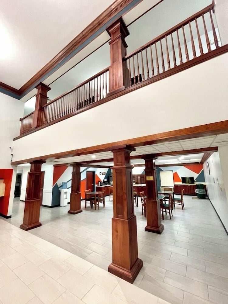 Grand Vista Hotel and Suites - photo 36
