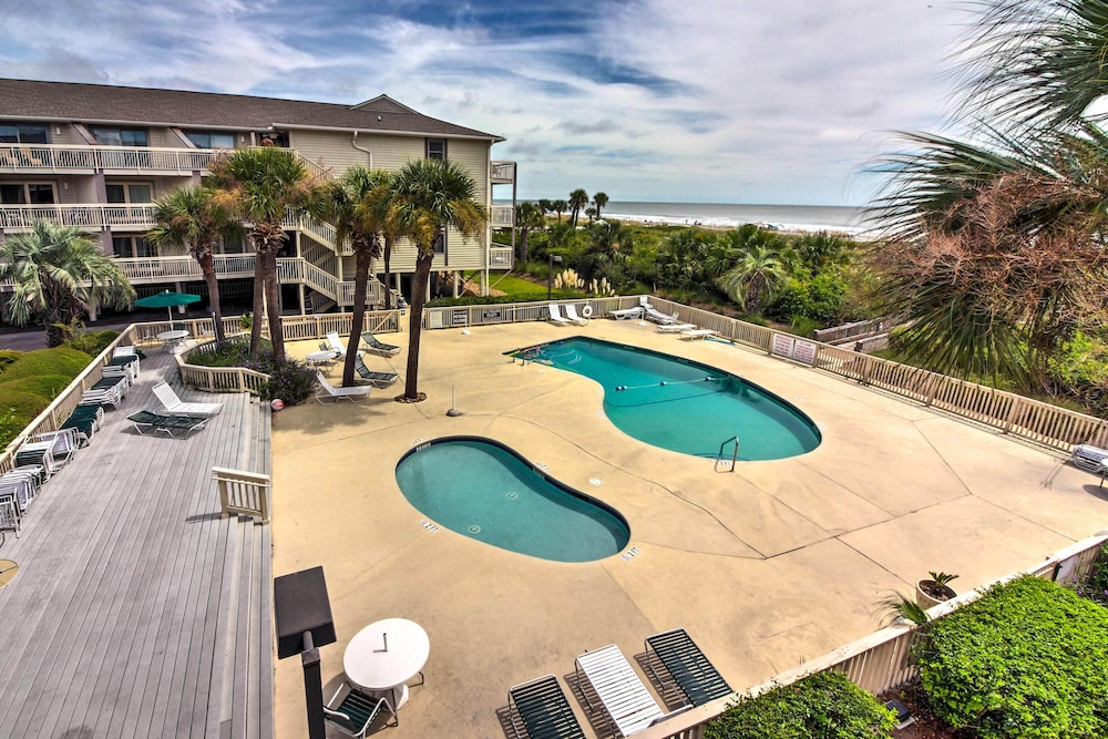 Walk to Bars & Shops: Resort Condo in Hilton Head - photo 19