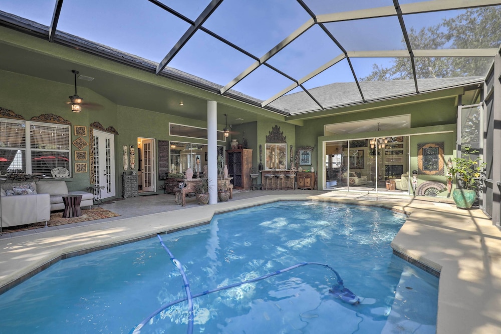 Luxurious Home with Private Pool and Lanai Near Tampa — 4-Star Luxury Hotel in Odessa, United States